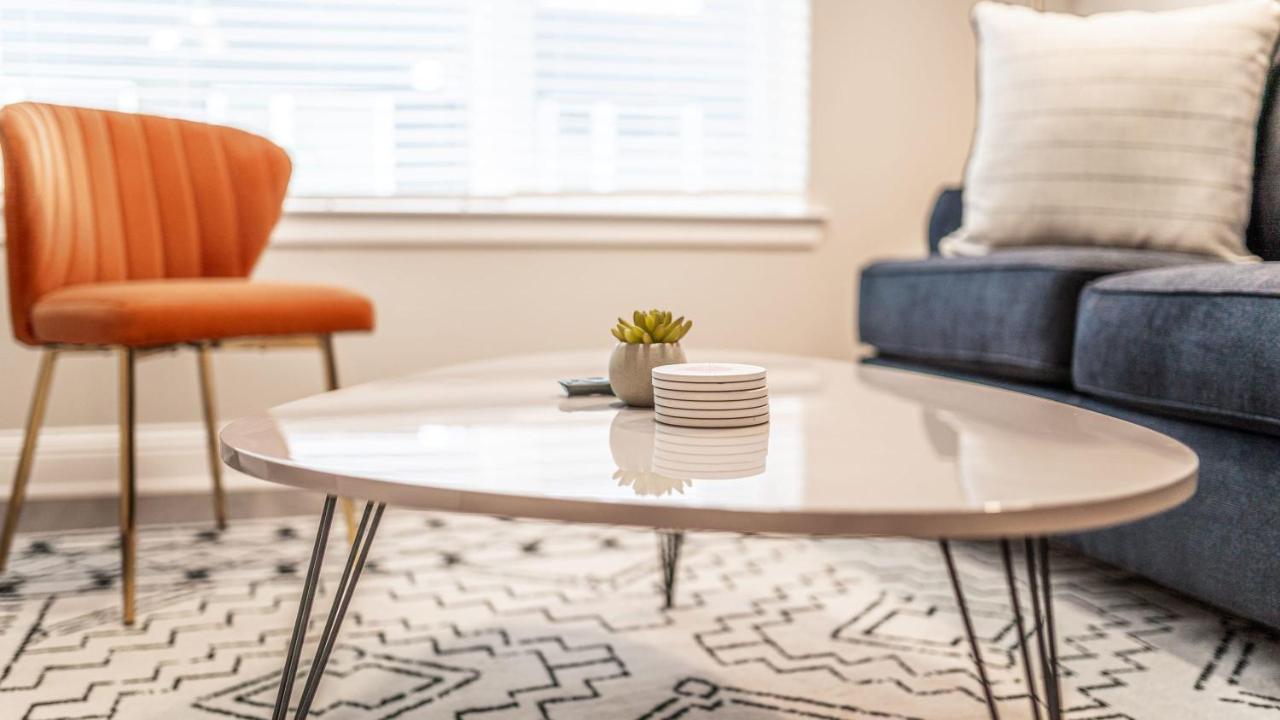 Upscale Modern Apts - Free Parking, Fast Wifi, Courtyard Leilighet Austin Eksteriør bilde