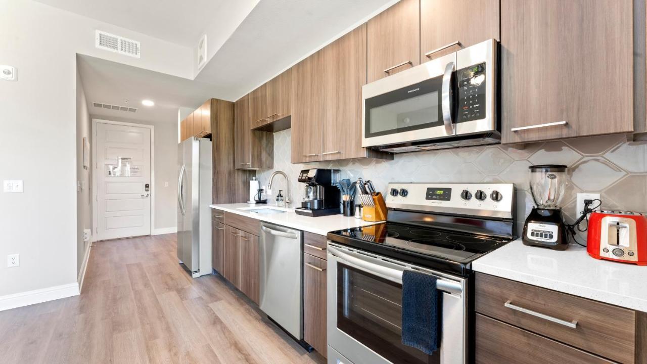 Upscale Modern Apts - Free Parking, Fast Wifi, Courtyard Leilighet Austin Eksteriør bilde